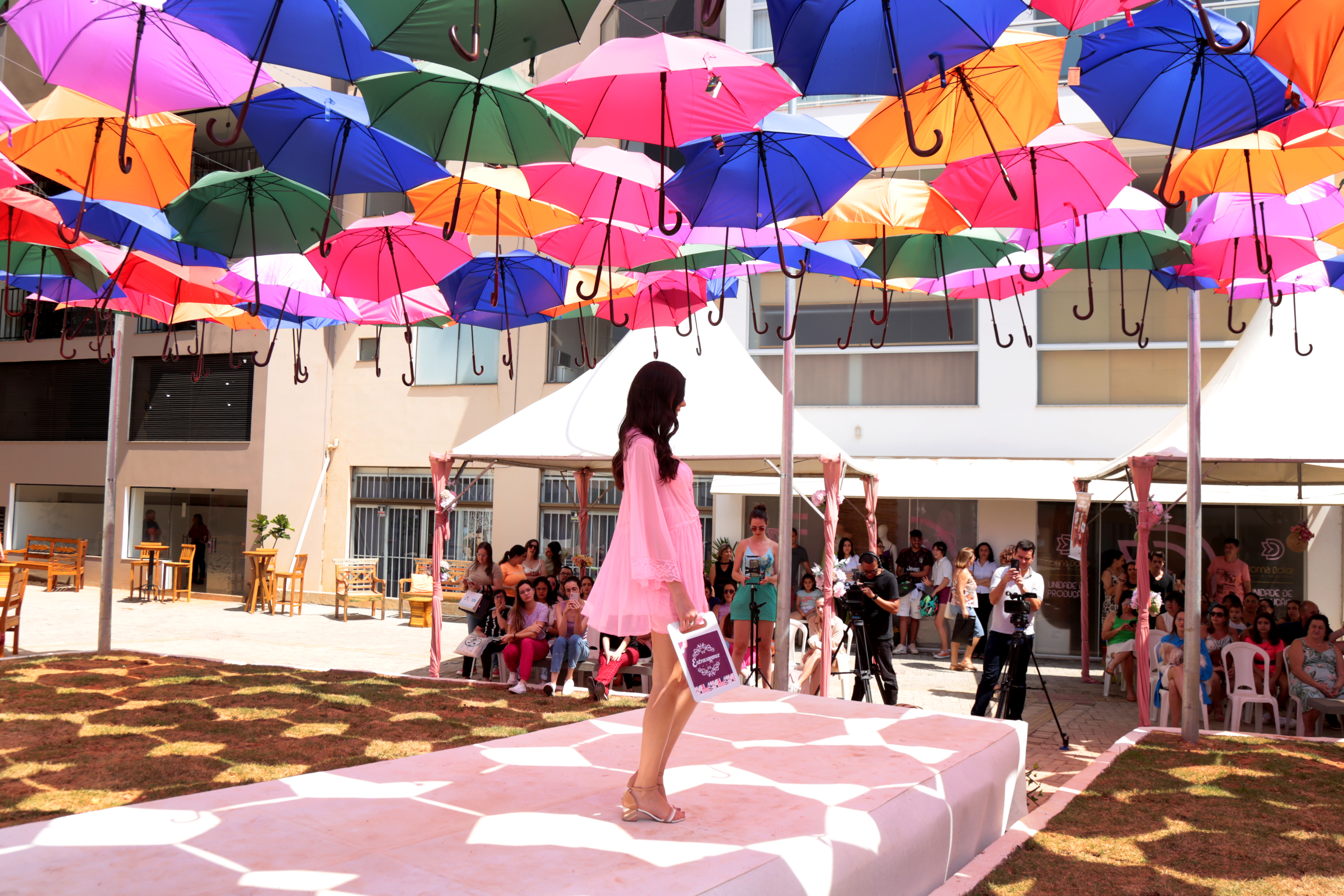Juruaia lança Semana da Moda com desfiles-surpresa pelas ruas da cidade e programação especial para o Dia dos Namorados